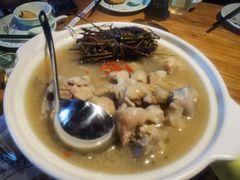 -头上红煨盐鸡·非遗院子餐厅