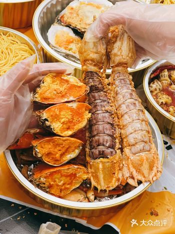 推荐小斑马海鲜外卖，食材新鲜味道上头 帝王蟹