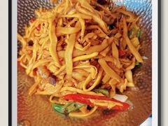 干锅手工烤笋-川流不息·地道川菜·小龙虾(新松江路店)