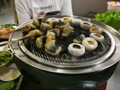 -围炉肉舍•炭烤活鳗•丹东海鲜烤肉(步行街店)