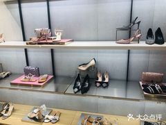 -BeLLE 百丽(上海月星环球港店)