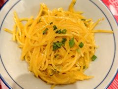 蟹黄咸蛋土豆丝-荆九爷爆炒桥头三嫩(云南北路店)