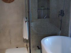 -青岛海尔洲际酒店