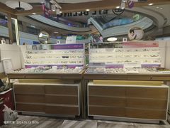 -爱视眸Eyeblling眼镜·依视路·蔡司镜片折扣店(百联南方商城购物中心)