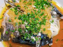 酱椒蒸鱼头-味上湘菜馆(岳麓山店)