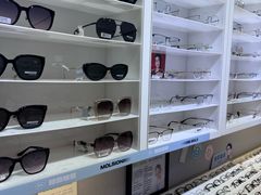 -天空之镜眼镜店蔡司依视路授权店(天通苑店)