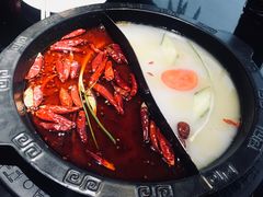 鸳鸯锅-川中故事·成都老火锅(东书房店)