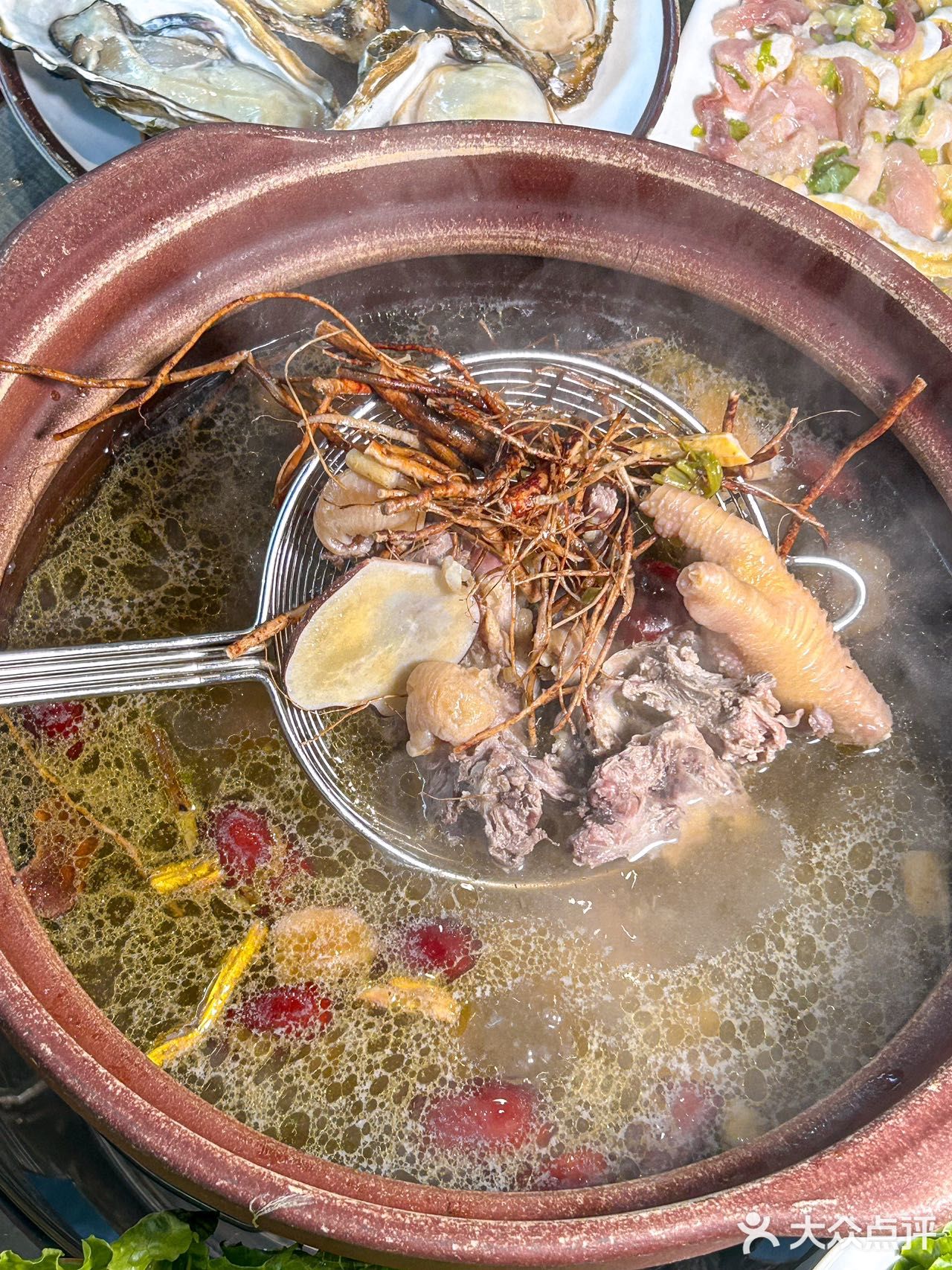 深圳超经典的广式鸡煲，快来这吃💃