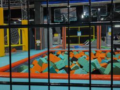 -蹦贝运动中心·蹦床·攀岩·闯关(龙岗店)