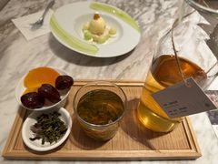 荔枝白茶-théATRE 茶聚场(王府中環店)