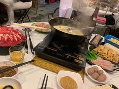 -鲜入围煮花胶鸡海鲜火锅