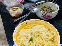 -亮亮面馆(经六路店)