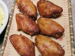 -月枫江南小馆(绿地缤纷广场店)