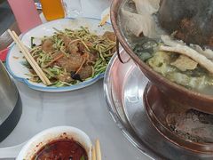 -一口猪海鲜浑锅·东北家常菜