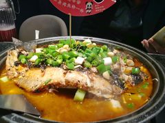 -辣尚瘾·烤鱼·新川菜(牡丹园直营店)