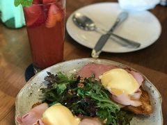 -ROAST coffee & eatery