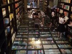 -钟书阁(松江泰晤士小镇店)