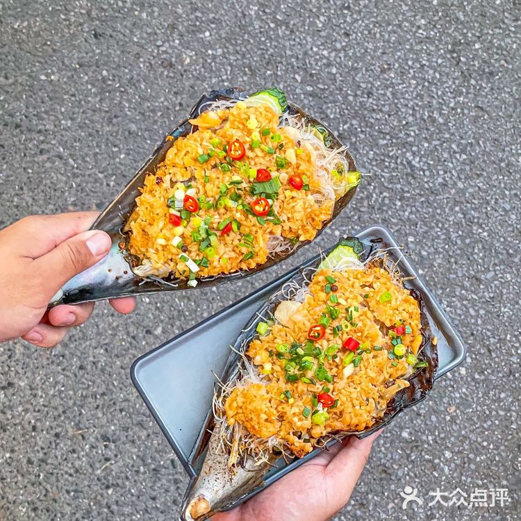 城市露营🏕️街头扒虾吃烧烤的感觉太哇塞🥰