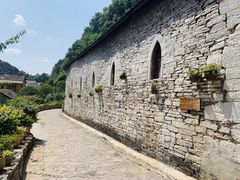 -高荡千年布依古寨旅游景区