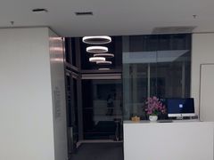 -卡罗酒店(东门晒布地铁站店)