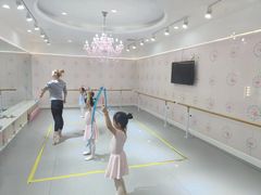 -Isee灰姑娘国际儿童艺术中心