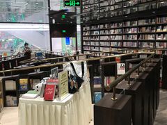 -钟书阁(群光广场店)
