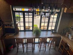 靠窗位-七七家的糖水店(涠洲岛3号店)