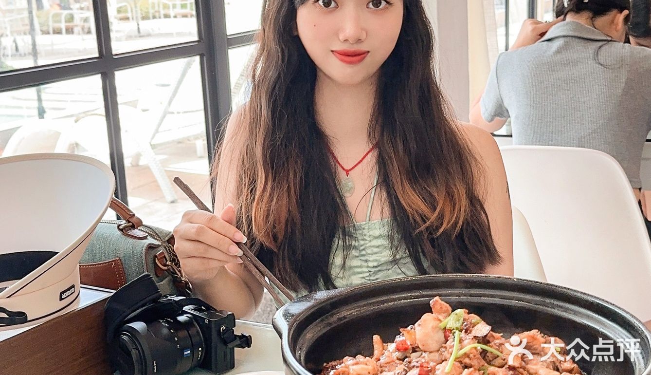 来阳朔旅游bi打卡这家环境超好的🦙餐厅🦷