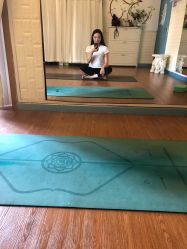 -闺蜜瑜伽·普拉提女性塑形馆