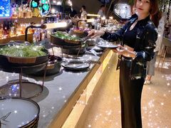 -The ROOF (通盈中心店)