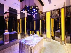 宽敞明亮的洗手间-乐圣量贩KTV自助餐(崇文店)