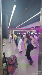 -YOUNGRICH街舞工作室