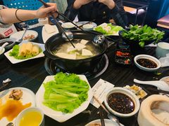 -东椰·海南椰子鸡火锅(朝阳门店)