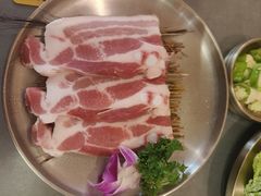 -围炉肉舍•炭烤活鳗•丹东海鲜烤肉(步行街店)