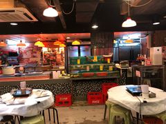 大堂-鲜入围煮花胶鸡海鲜火锅