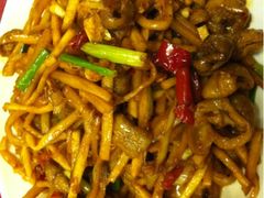 酸笋炒肥肠-红鼻子桂林米粉(金唐新光界店)