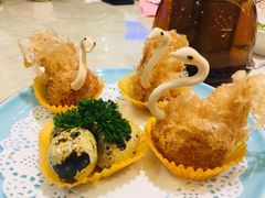 金牌天鹅酥-稻香酒家(长宁KING88广场店)