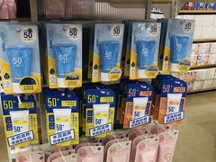 -名创优品(广东东莞东城万达2店)