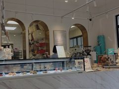 -Fridi Patisserie Cafe