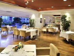 -深圳富苑皇冠假日套房酒店