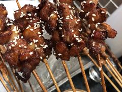 -何妹湿辣牛肉·粤式烧烤砂煲(桂雅路店)
