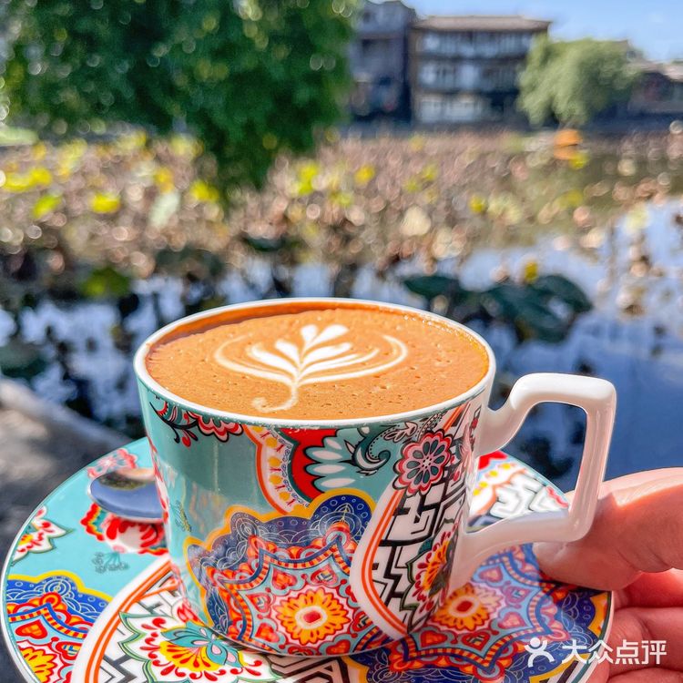 腾冲旅行｜和顺古镇荷花池畔小资咖啡