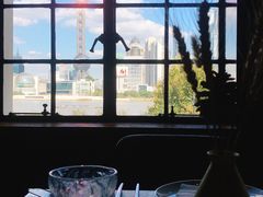 靠窗位-YUE·6·西式融合餐厅(外滩六号店)