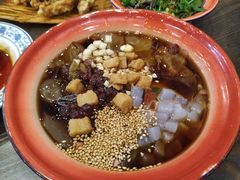 -爆炸头阿姨小四川正宗川味小吃(无任何分店)