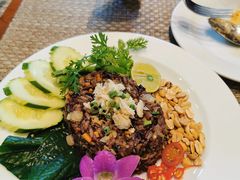 -Chom Cafe and Restaurant