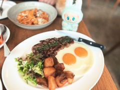 -ROAST coffee & eatery