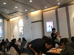 大堂-满记甜品(荟聚购物中心店)