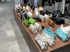 -URBAN REVIVO(上海中庚漫游城店)