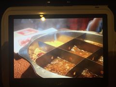 -小天鹅火锅·一线江景洪鼎旗舰店(洪崖洞店)
