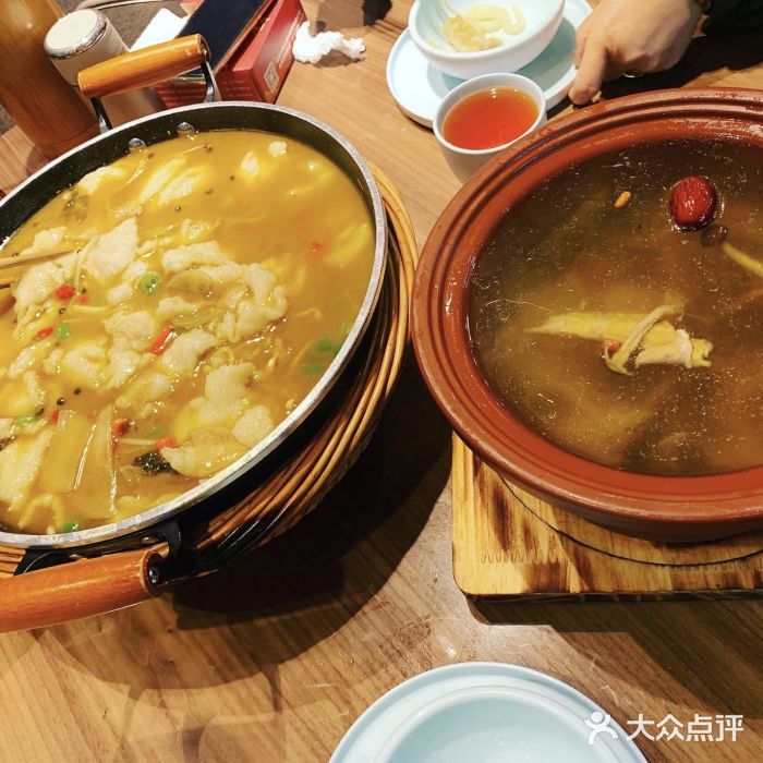 有红鸡毛店·川菜(建设路店)图片